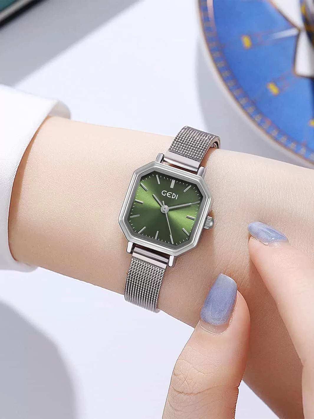 Irregular square simple quartz watch