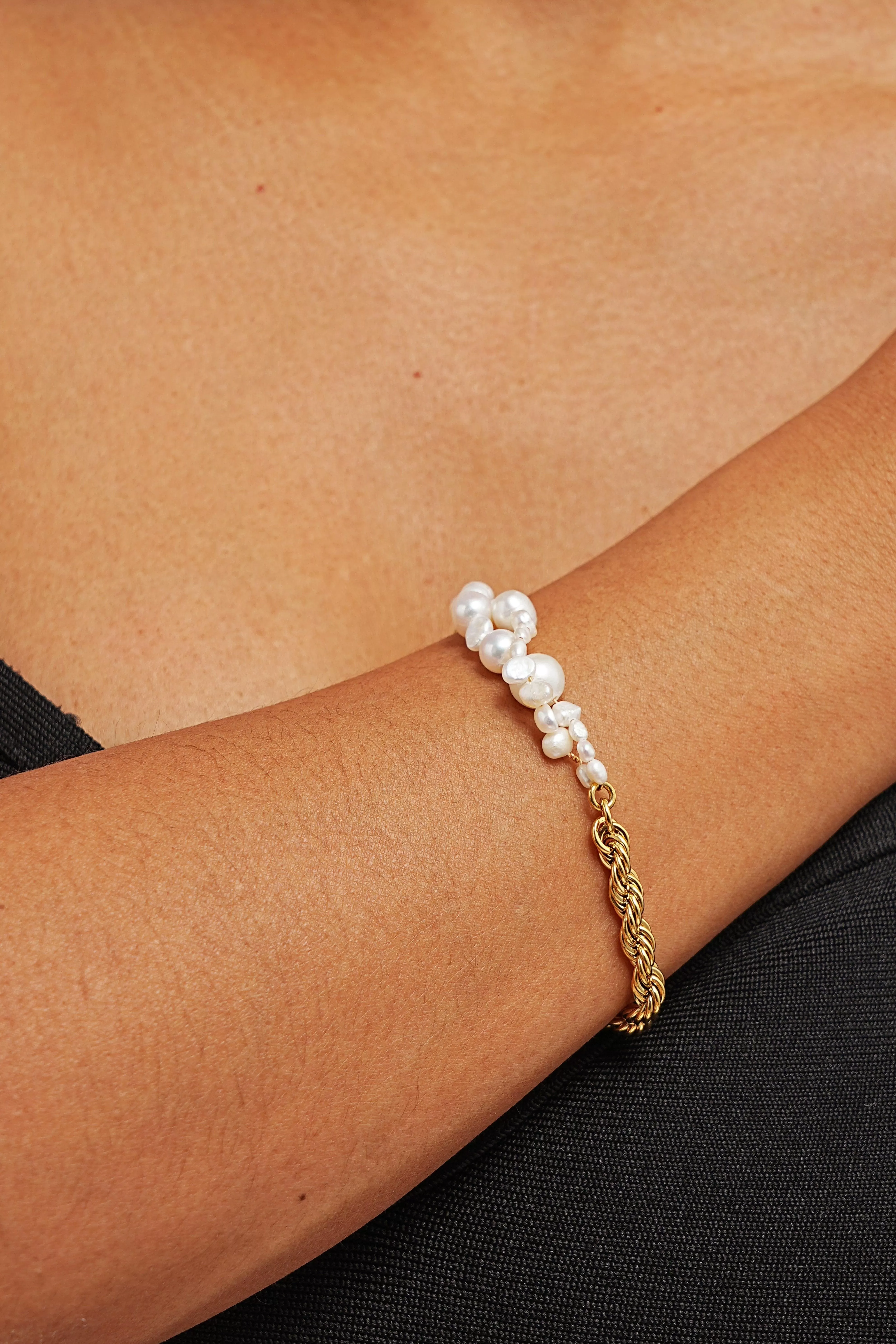 Kinsley 18K Gold Pearl Bracelet