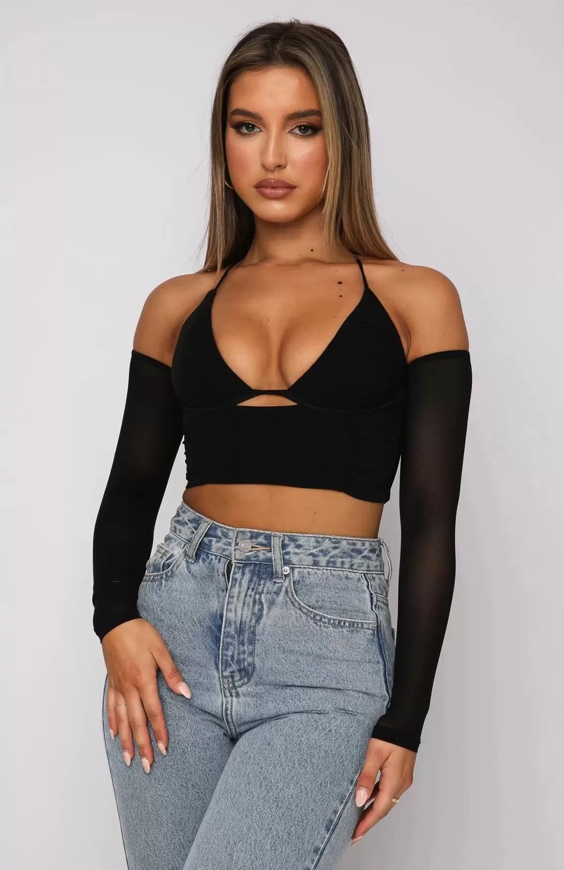 Top ‘Obsessed’ Negru - Crop top negru cu maneci plasa si umeri goi