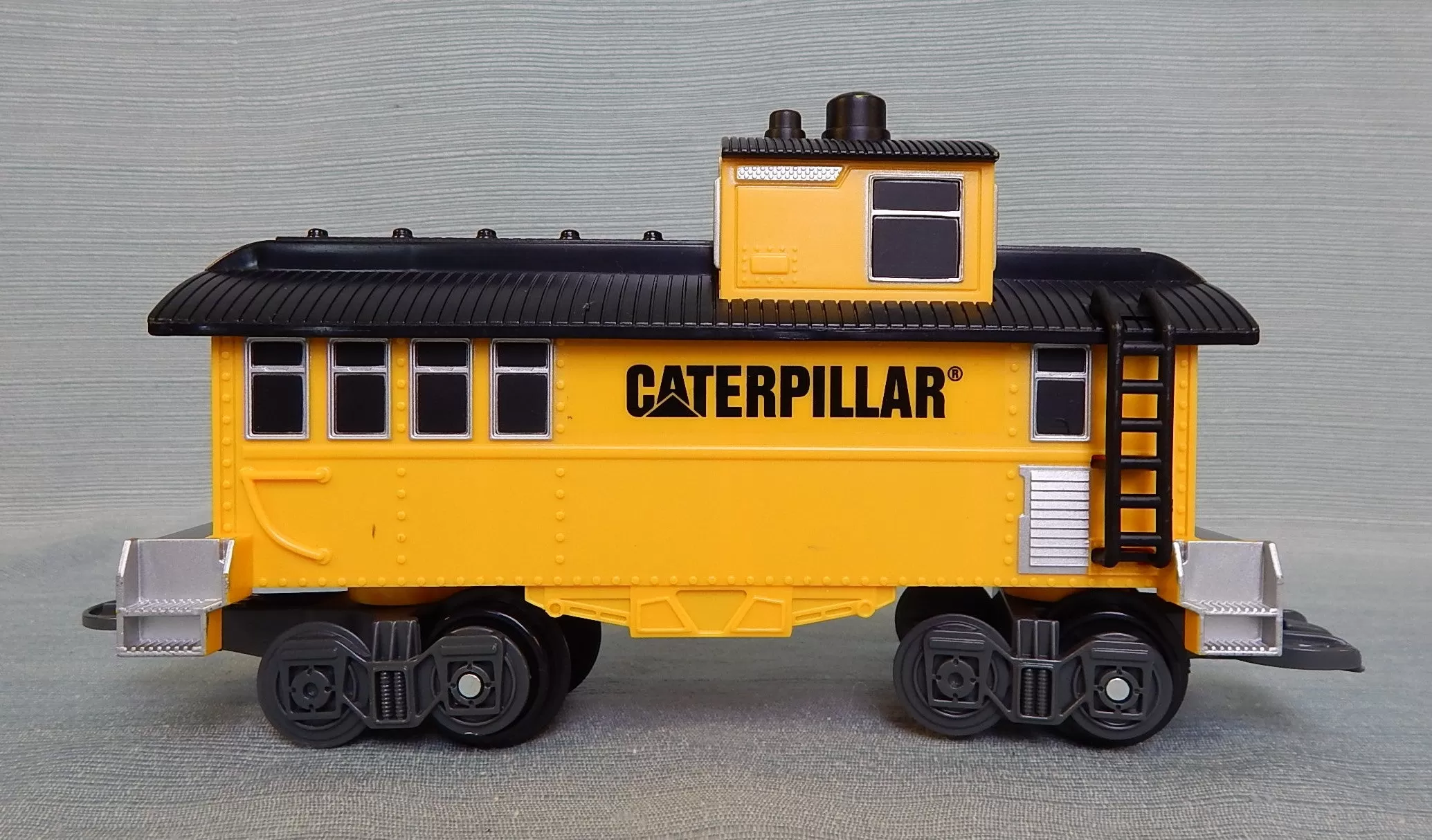 Toy State Battery-Operated Caterpillar Train - 3 Cars,   20 Pieces of Track