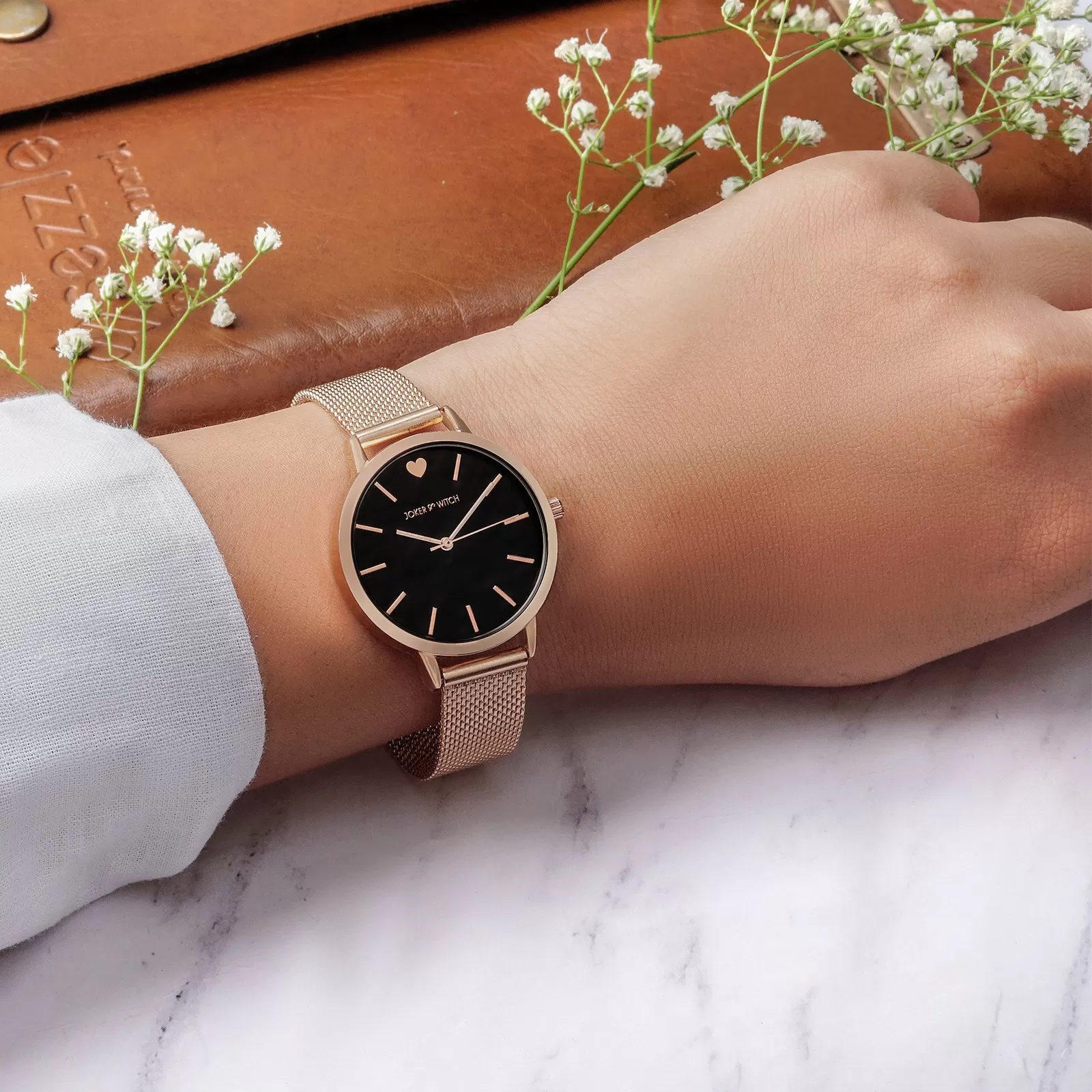 Twelve O'Heart Black Dial Rosegold Mesh Strap Watch