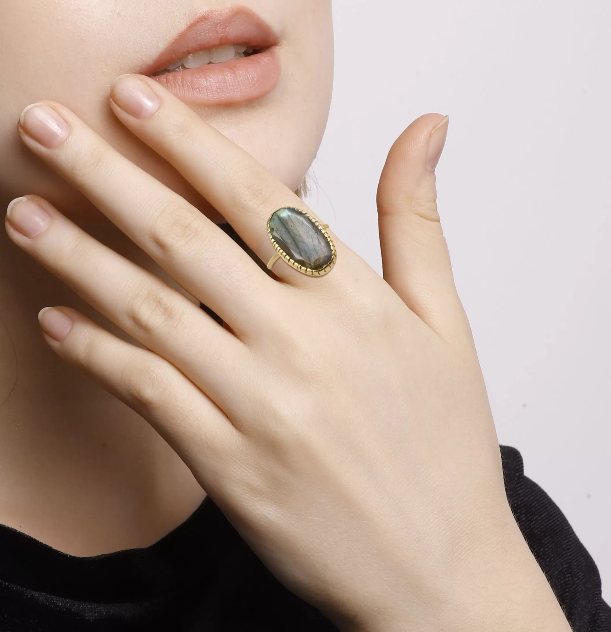 Vama | Neo Ring | Metal-Sterling Silver | Stone-Labradorite | Finish-Shiny